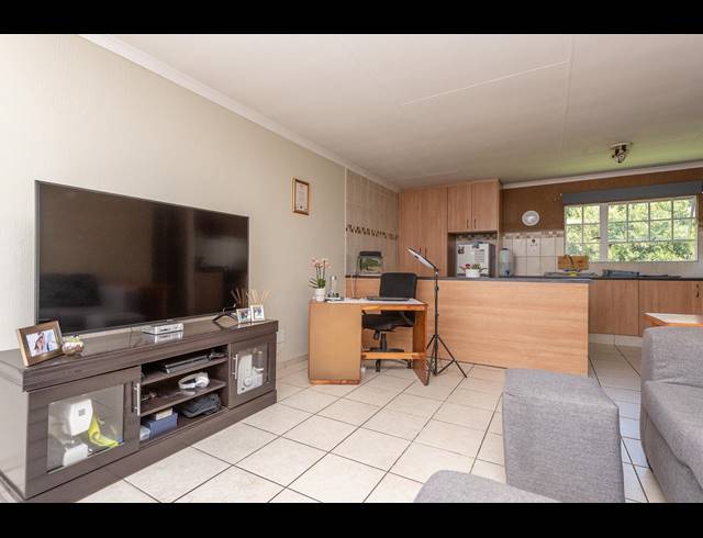 1 BEDROOM TOWNHOUSE SOLD IN MEYERSDAL